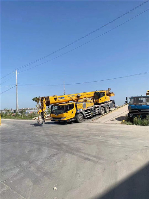 河南县吊车作业时，可能会产生哪些额外收费项目？